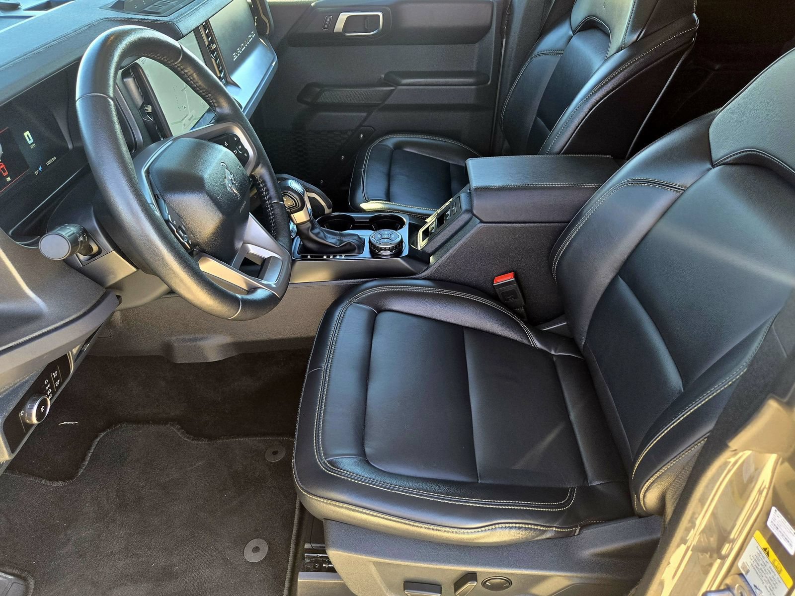 Certified 2025 Ford Bronco Badlands AWD/4WD image 14