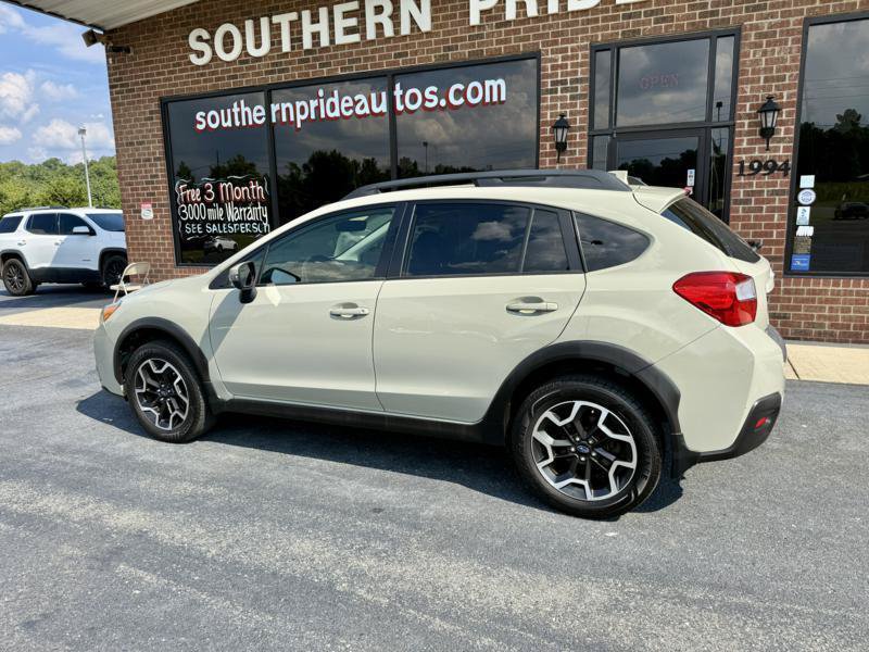 Used 2017 Subaru Crosstrek 2.0i Limited AWD/4WD image 3
