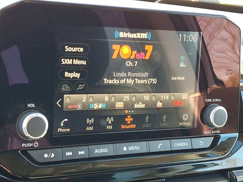 Used 2025 Nissan Pathfinder SV image 28