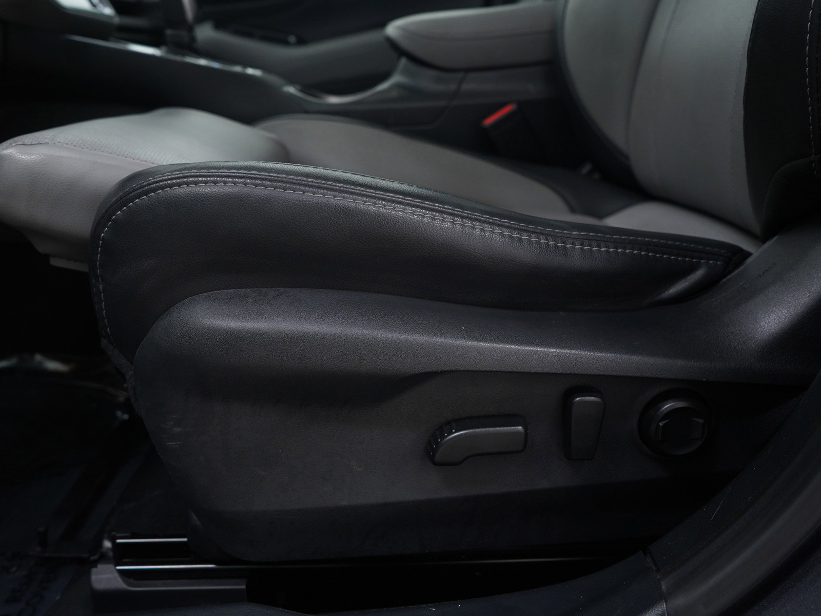 Used 2020 Subaru Outback Limited w/ Popular Package #2 image 24