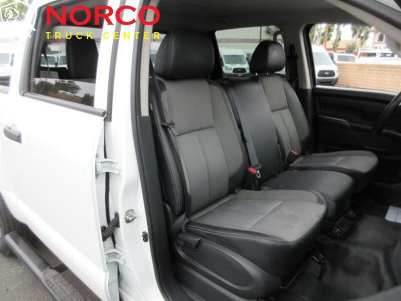Used 2017 Nissan Titan S RWD image 12