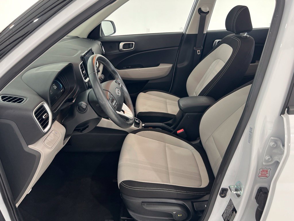 Used 2025 Hyundai Venue SEL FWD image 19