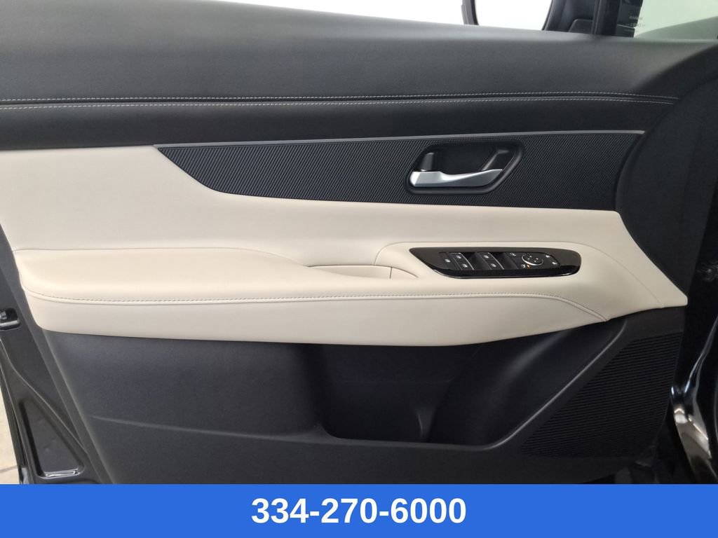 Used 2025 Nissan Murano SV image 18