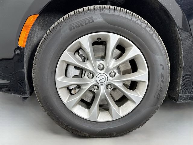 Used 2025 Chrysler Pacifica Select image 31