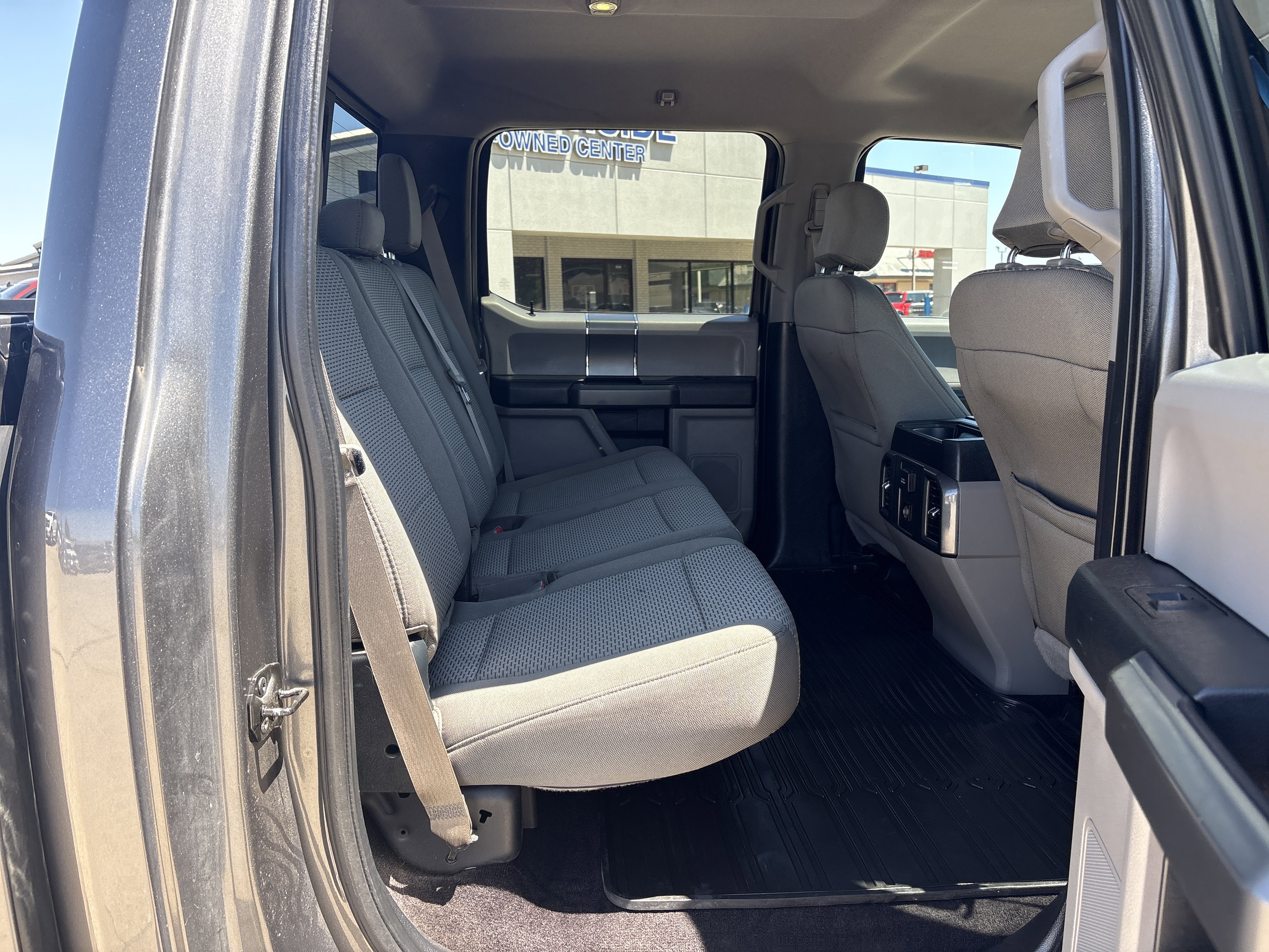 Used 2015 Ford F150 XLT w/ Equipment Group 302A Luxury AWD/4WD image 7