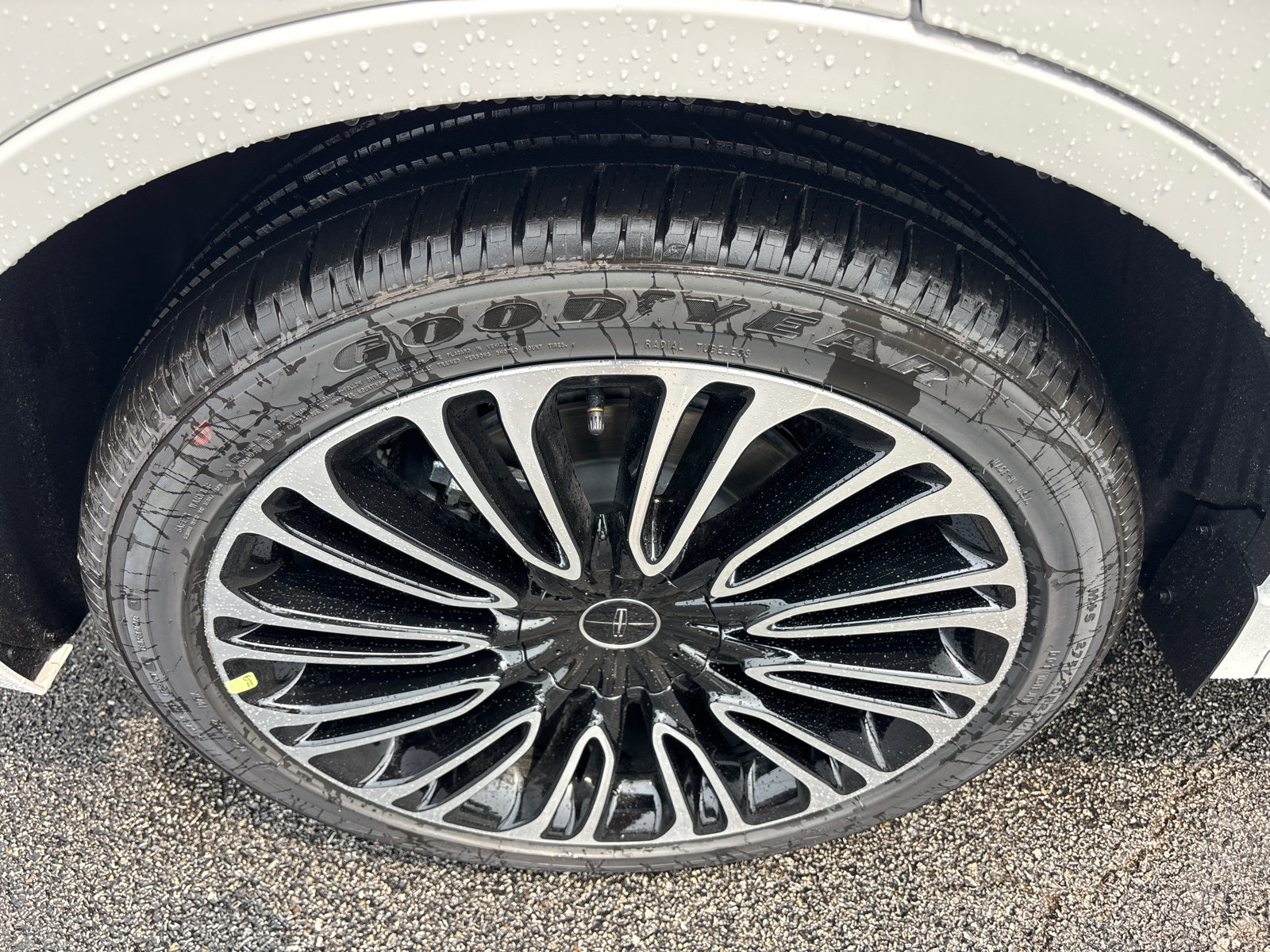 New 2026 Lincoln Aviator Black Label w/ Dynamic Handling Package AWD/4WD image 10