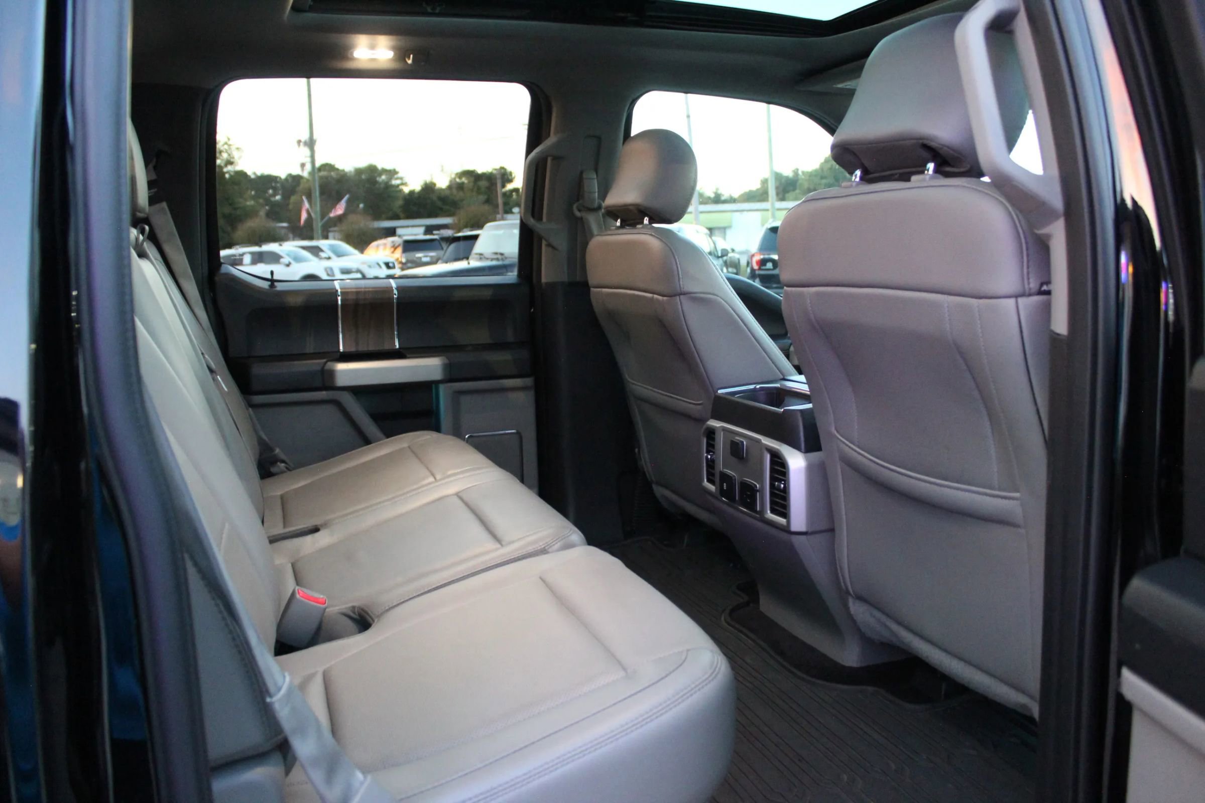 Used 2017 Ford F150 Lariat image 26