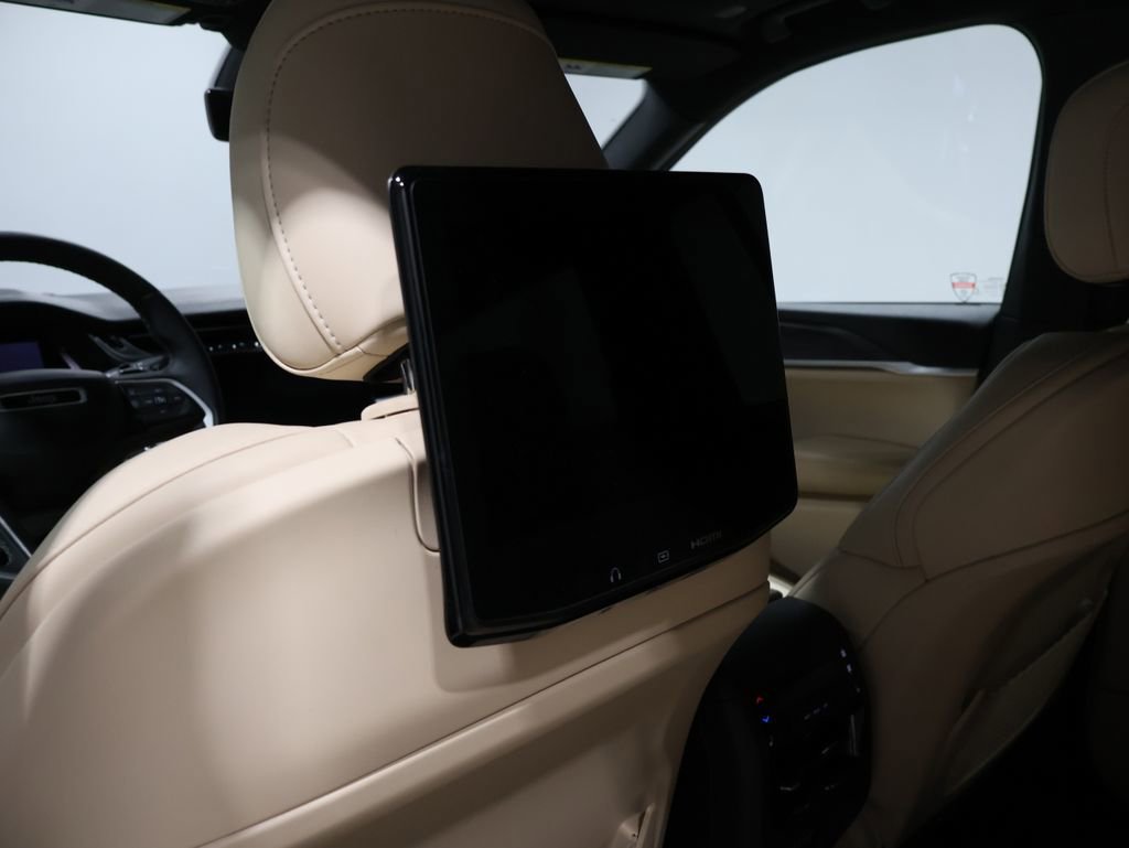 Used 2023 Jeep Grand Cherokee L Limited w/ Luxury Tech Group II image 21