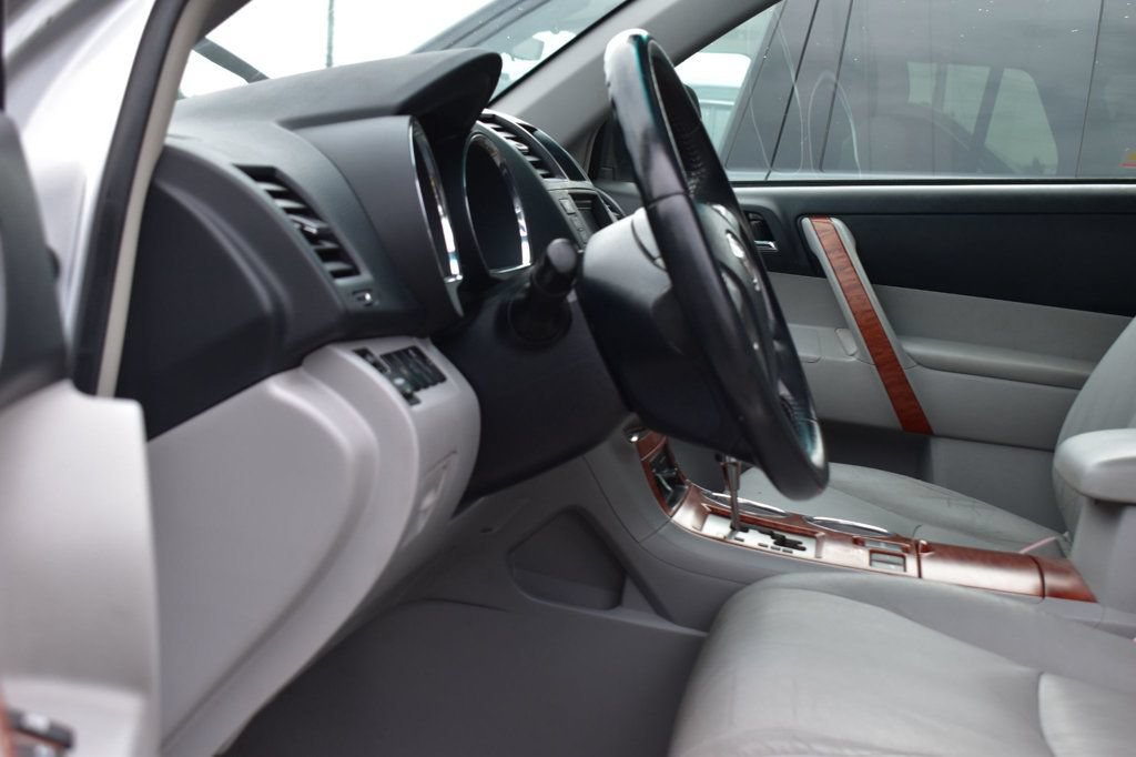 Used 2008 Toyota Highlander Limited AWD/4WD image 12