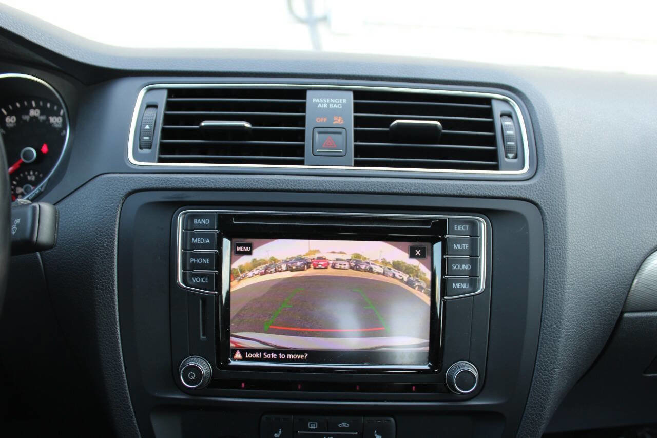 Used 2017 Volkswagen Jetta SE image 21