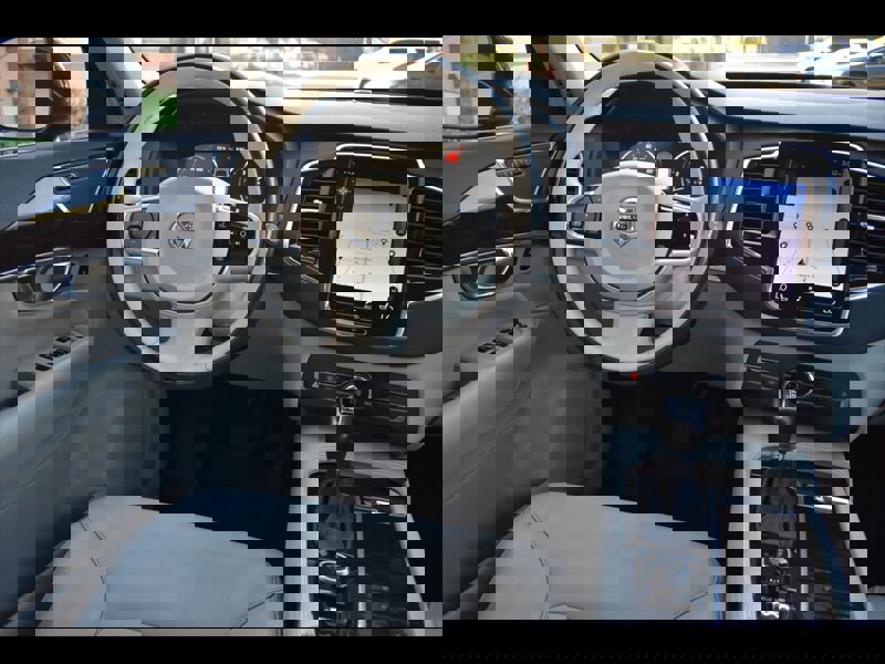 Used 2018 Volvo XC90 T6 Momentum w/ Convenience Package image 28