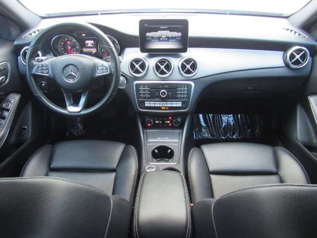 Used 2020 Mercedes-Benz GLA 250 w/ Premium Package image 3