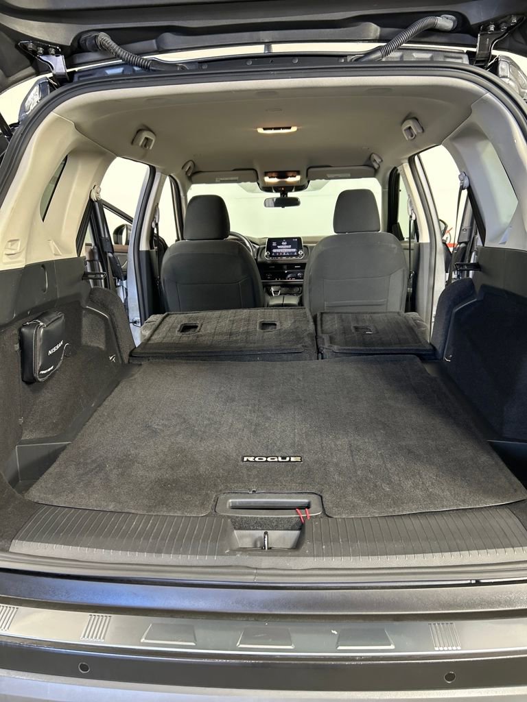 Used 2023 Nissan Rogue SV image 30
