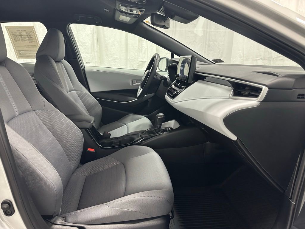 Used 2025 Toyota Corolla SE image 58