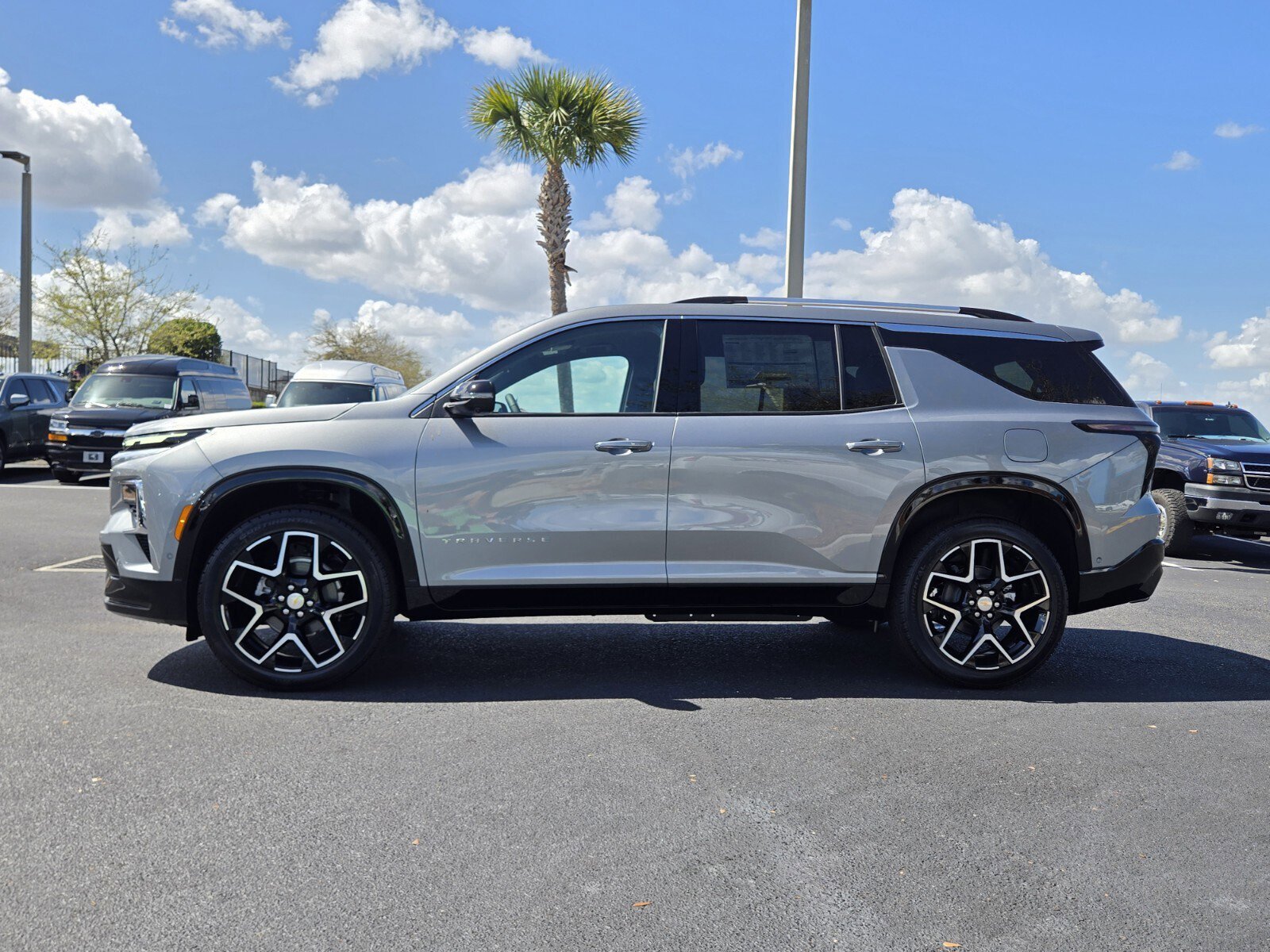 New 2026 Chevrolet Traverse High Country image 3
