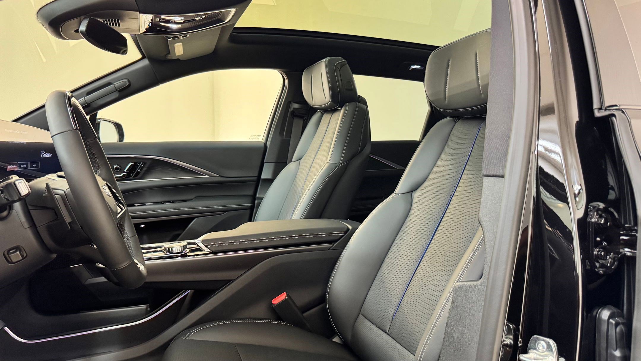 New 2026 Cadillac Lyriq Sport image 5