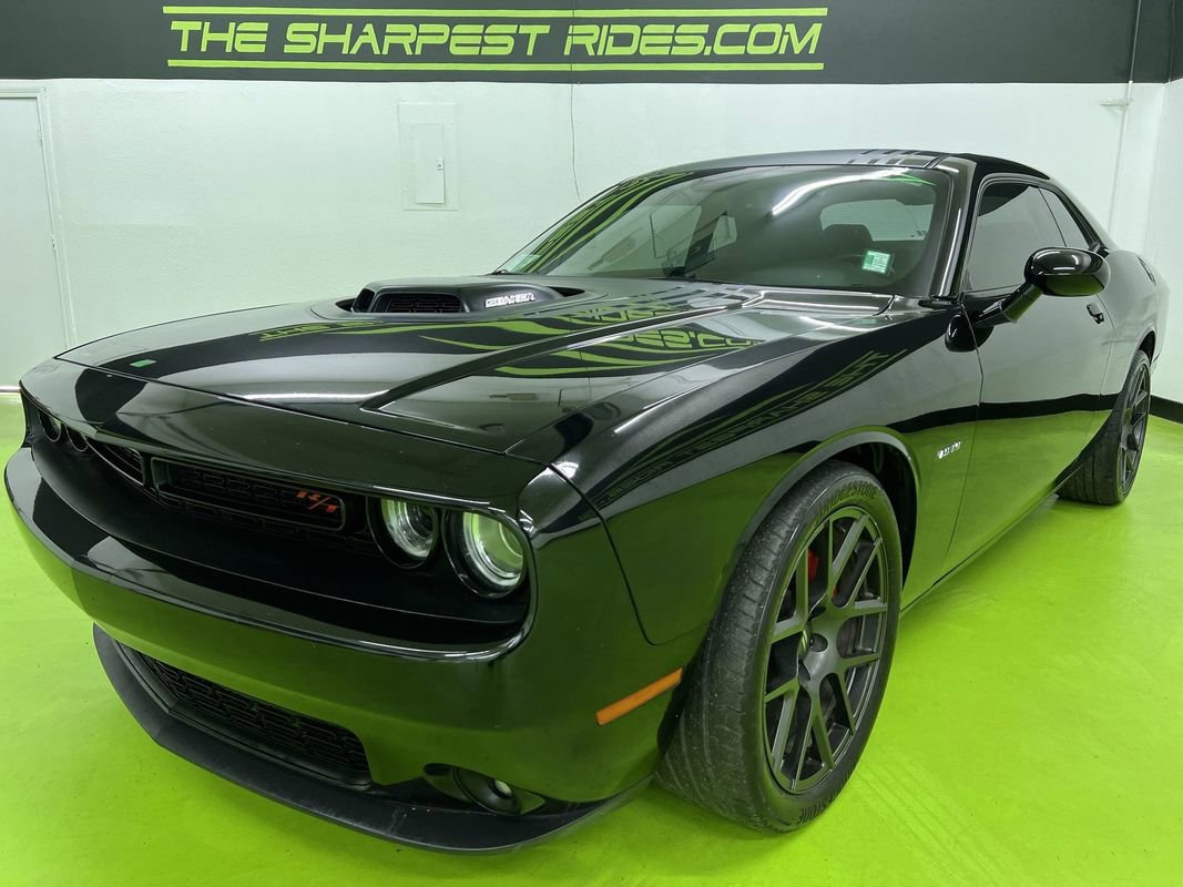Used 2018 Dodge Challenger R/T RWD image 5