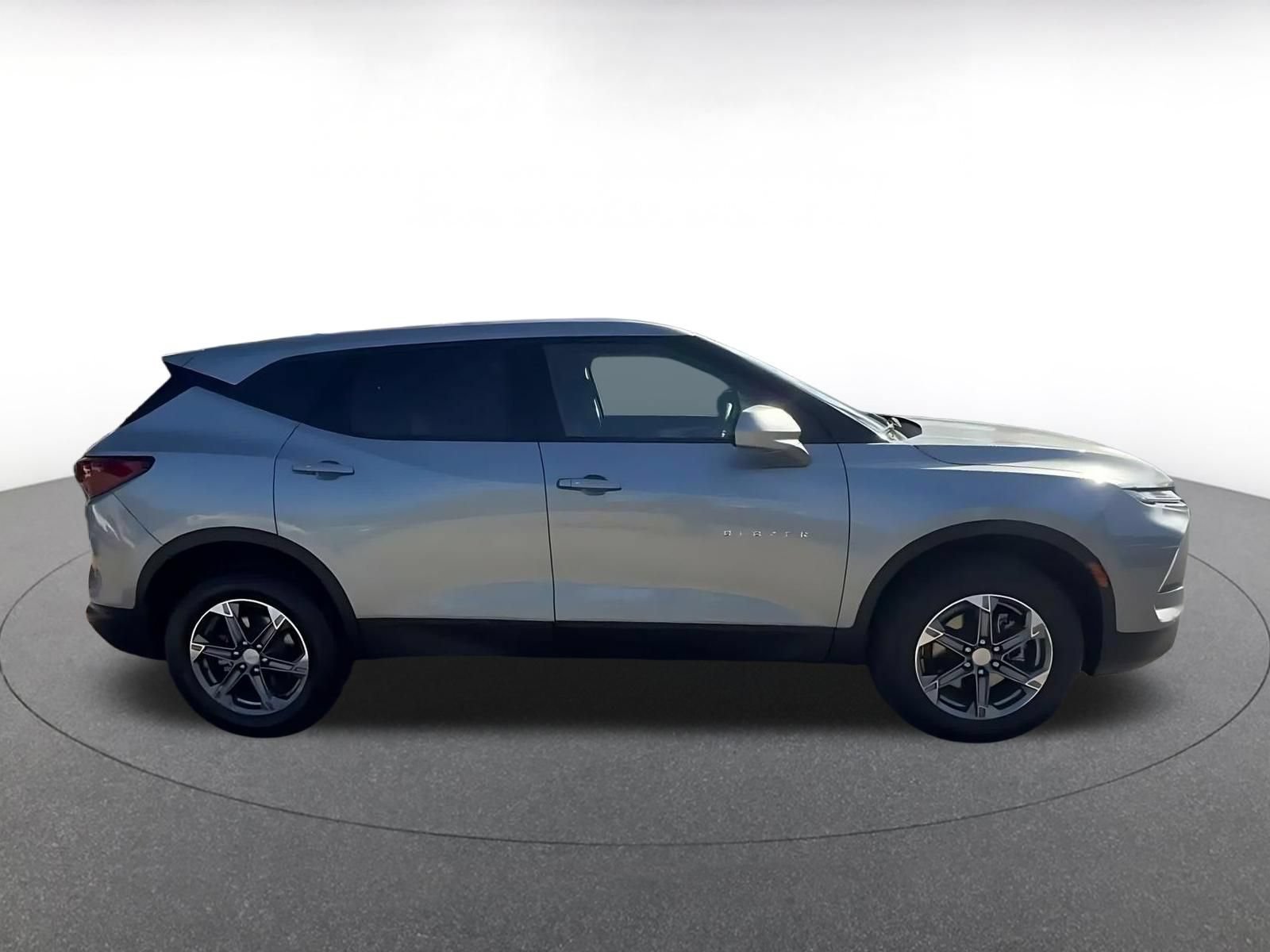 Used 2025 Chevrolet Blazer LT FWD image 15