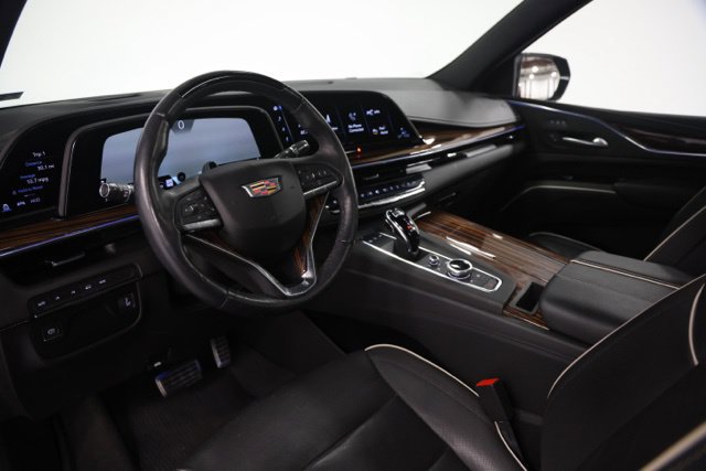 Used 2023 Cadillac Escalade Premium Luxury w/ LPO, Floor Liner Package AWD/4WD image 19