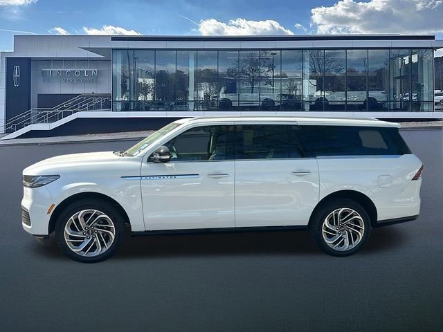 New 2026 Lincoln Navigator L Reserve AWD/4WD image 4