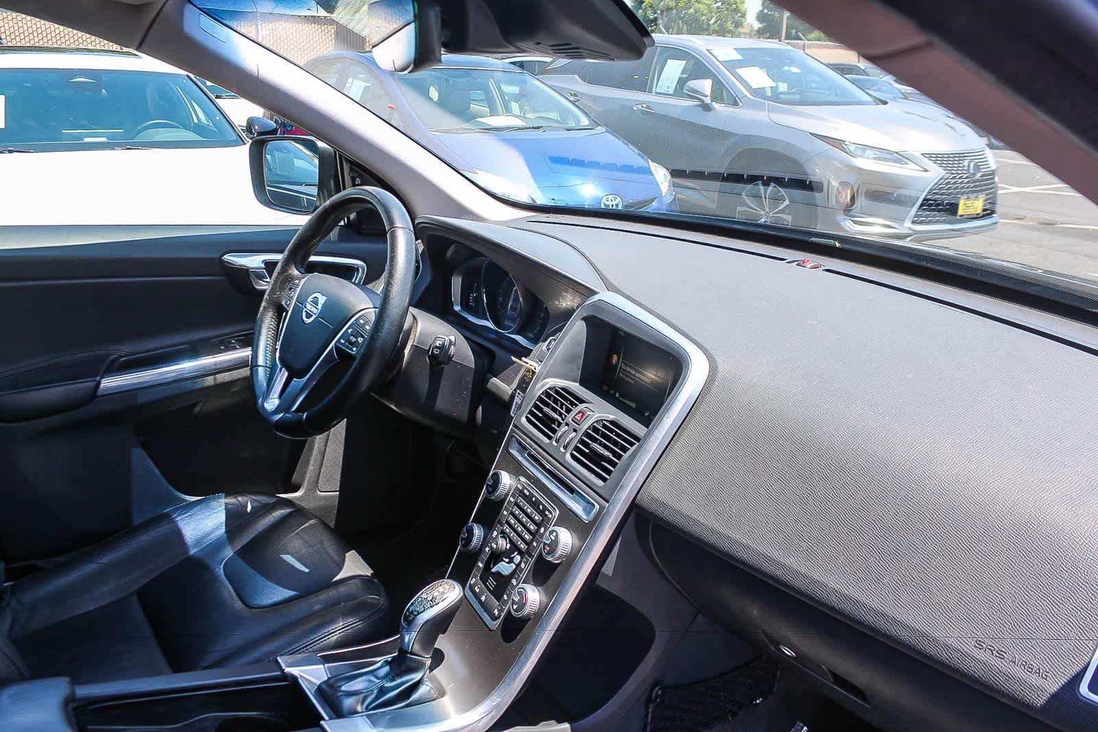 Used 2016 Volvo XC60 T5 Premier w/ Proximity Package FWD image 21