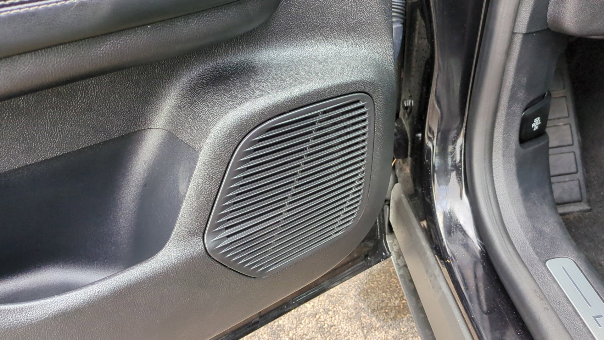 Used 2022 Lincoln Corsair Reserve FWD image 13