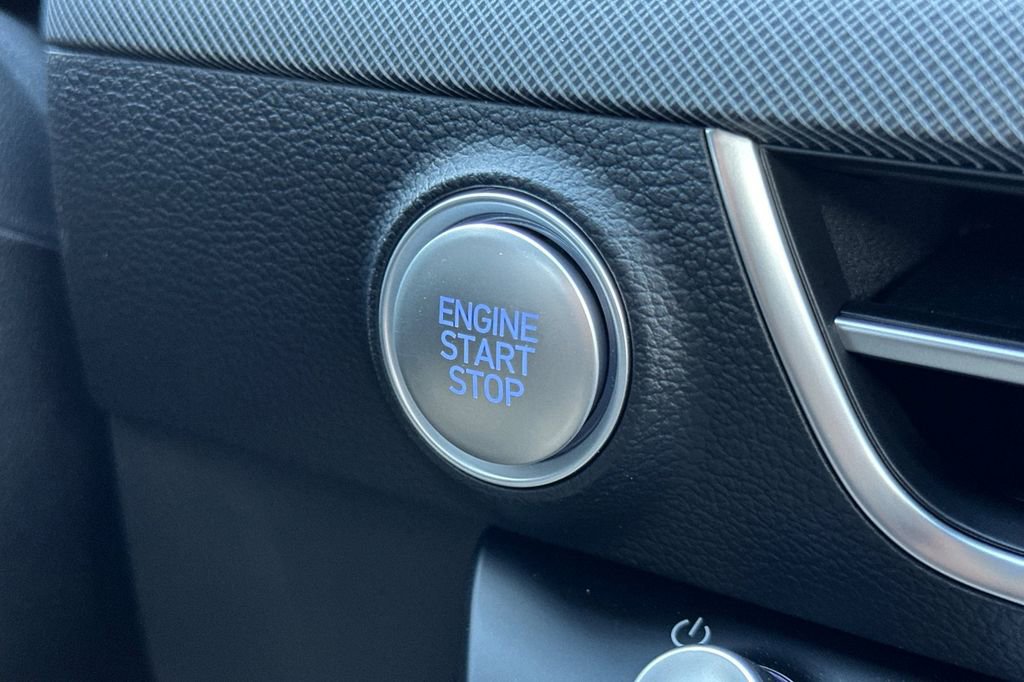 New 2025 Hyundai Sonata Limited image 19