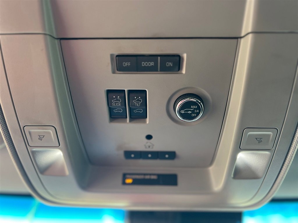 Used 2015 GMC Yukon Denali w/ Open Road Package image 39