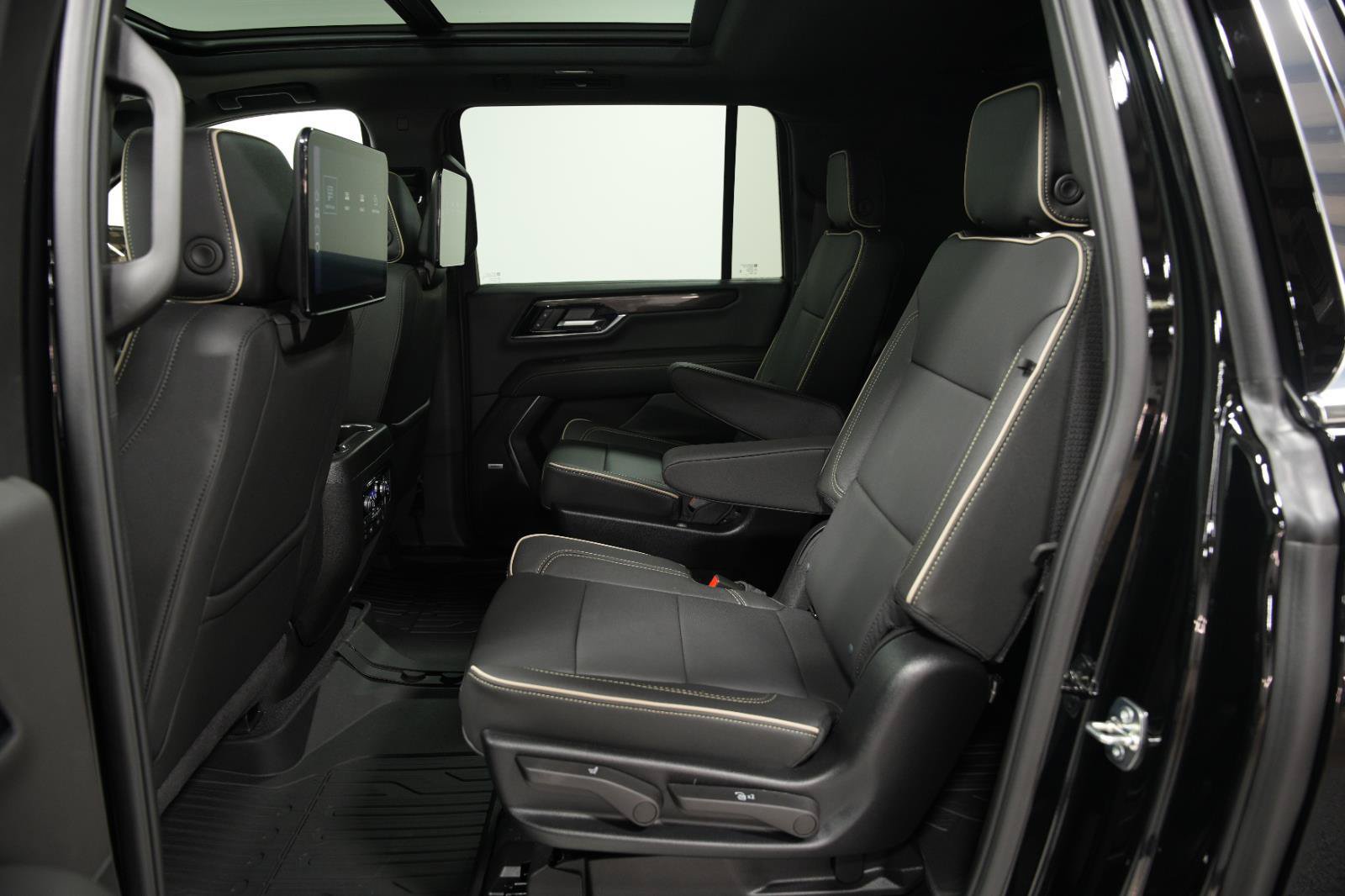 New 2026 GMC Yukon XL Elevation w/ Elevation Premium Package AWD/4WD image 23