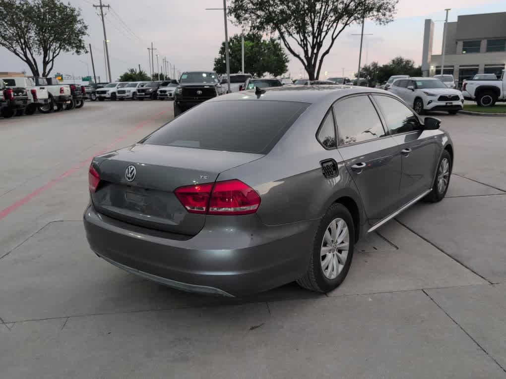 Used 2014 Volkswagen Passat 1.8T Wolfsburg Edition FWD image 4