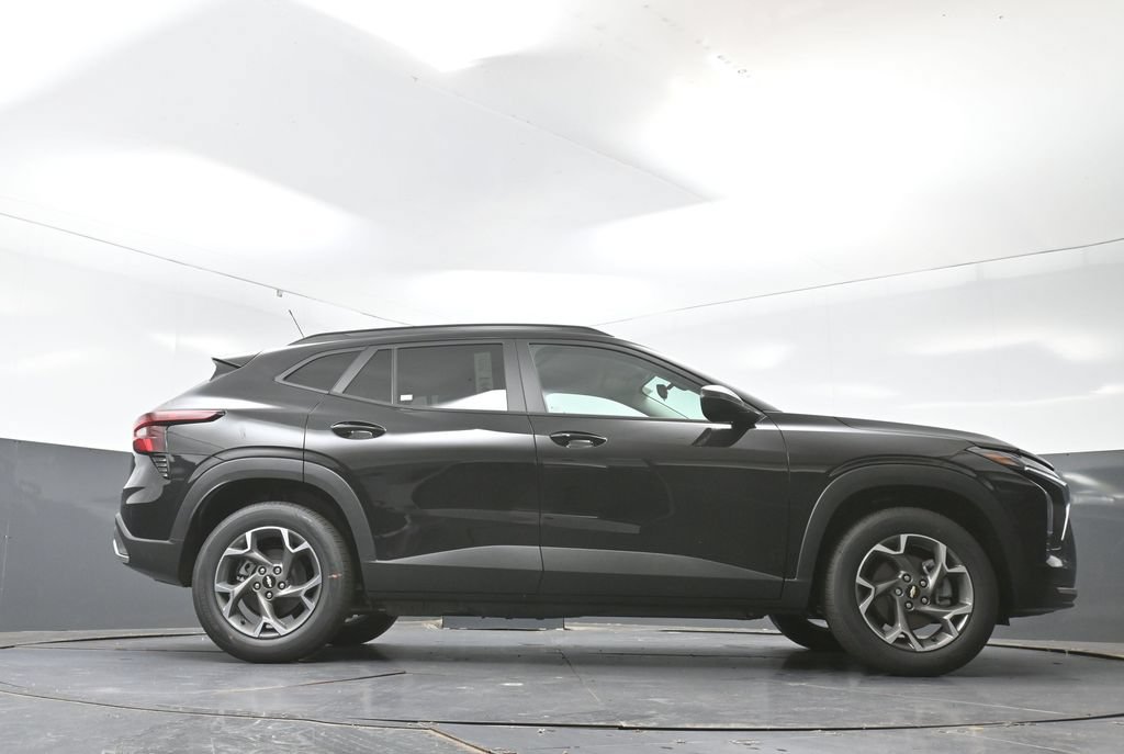 New 2026 Chevrolet Trax LT w/ Driver Confidence Package FWD image 37