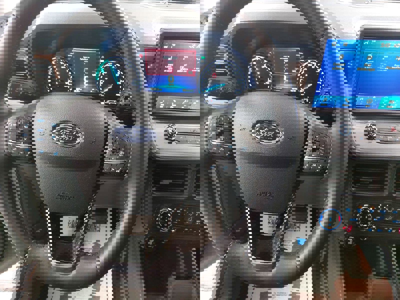 Used 2024 Ford Maverick Lariat image 18