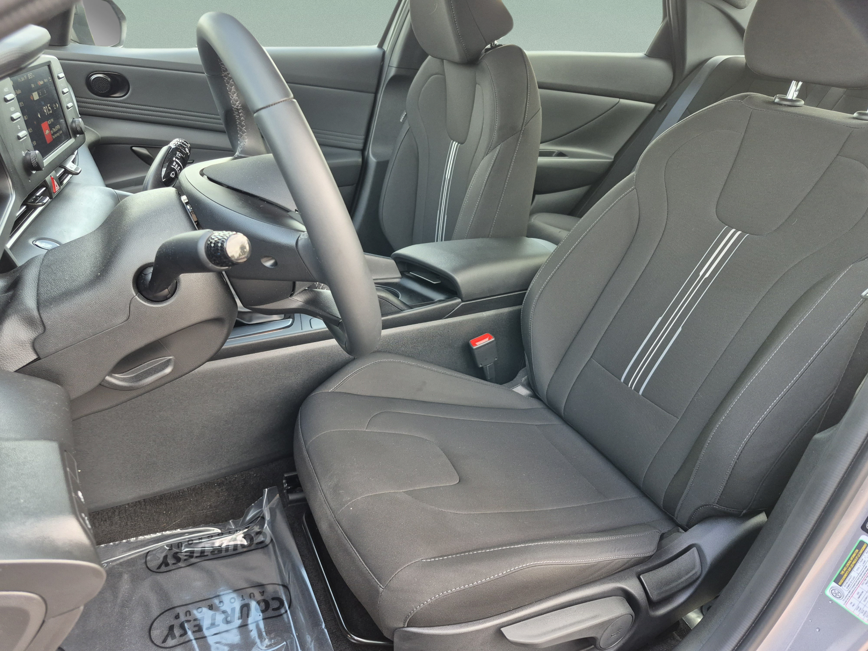Certified 2025 Hyundai Elantra Sport FWD image 18