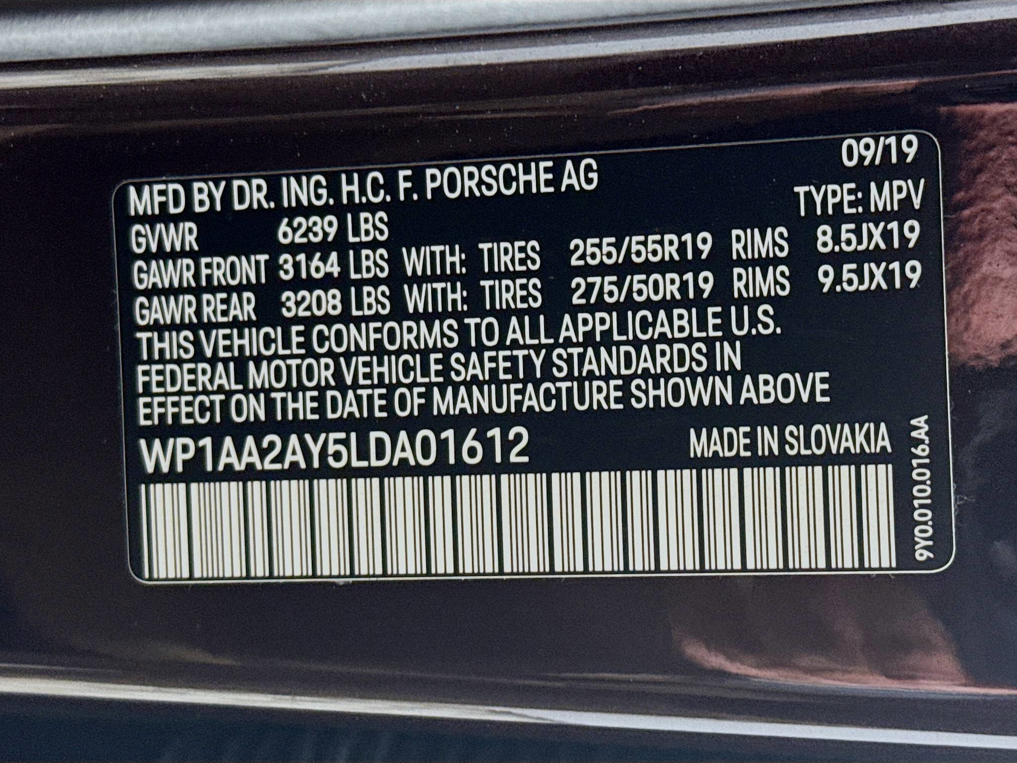 Used 2020 Porsche Cayenne image 38