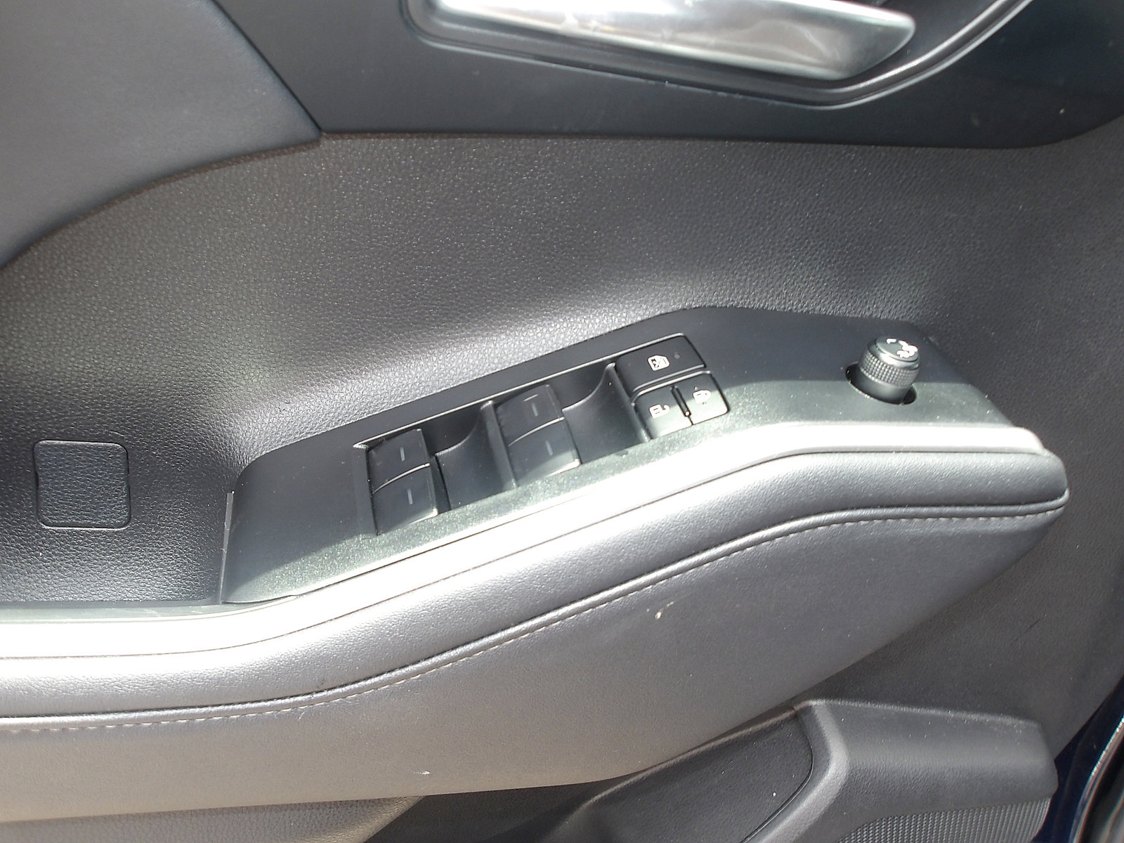 Used 2024 Toyota Highlander AWD image 18