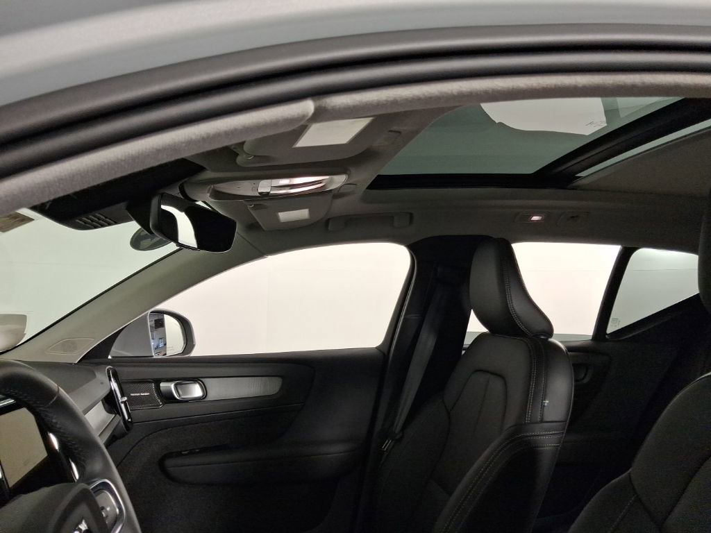 Certified 2024 Volvo XC40 B5 Ultimate w/ Protection Package Premier AWD/4WD image 24