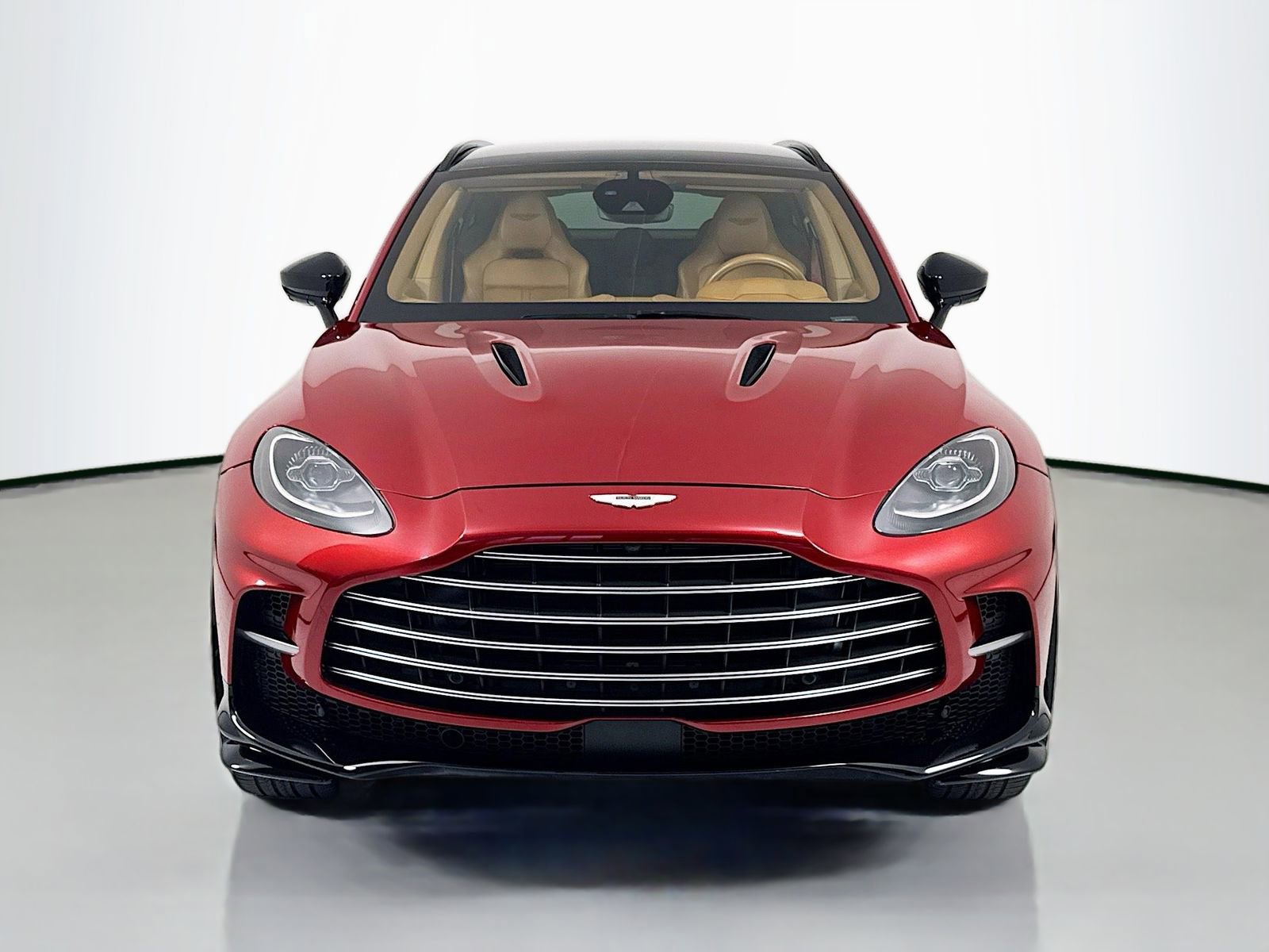 Used 2024 Aston Martin DBX 707 image 2