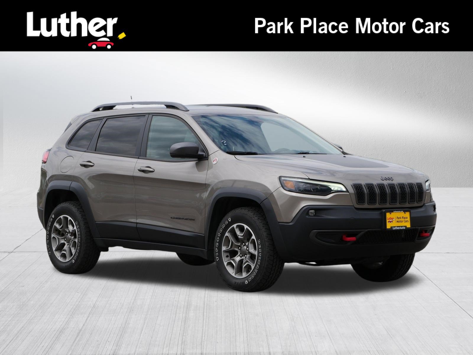 Used 2020 Jeep Cherokee Trailhawk w/ Cold Weather Group AWD/4WD image 1