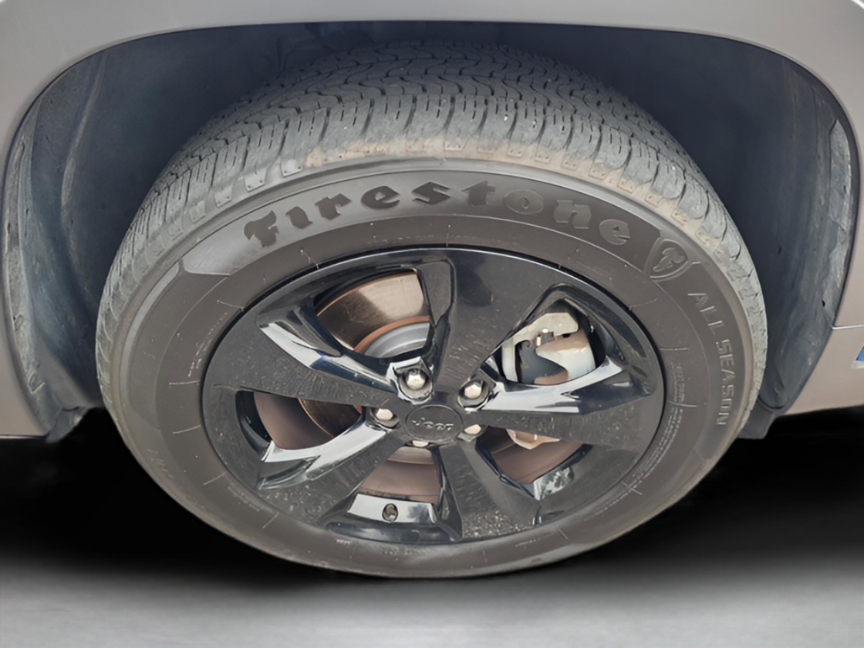 Used 2020 Jeep Cherokee Latitude Plus image 31