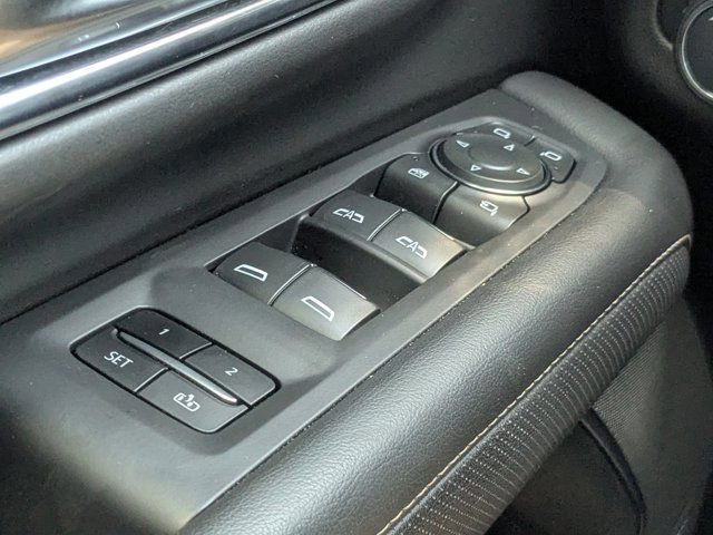 Used 2024 Chevrolet Suburban Premier AWD/4WD image 28