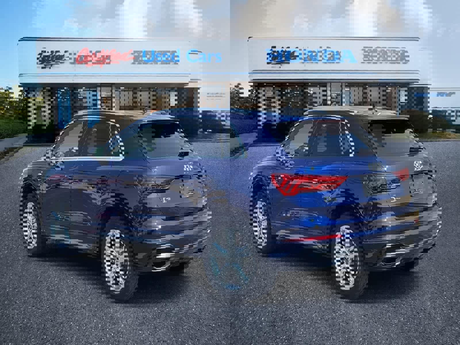 Used 2021 Audi Q3 2.0T Premium Plus w/ Premium Plus Package image 3