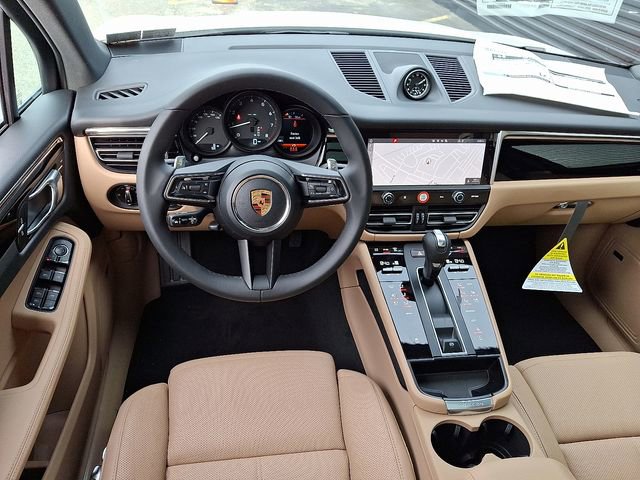 Certified 2026 Porsche Macan AWD/4WD image 14