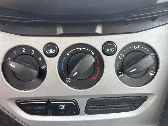 Used 2012 Ford Focus SE FWD image 35