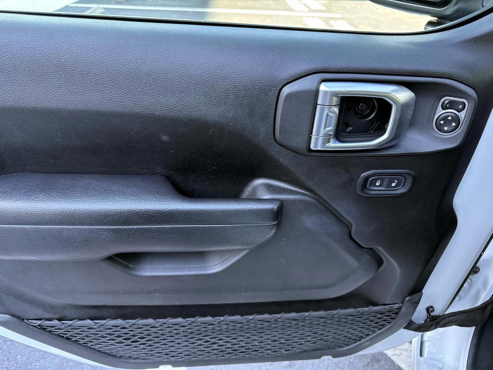 Used 2024 Jeep Wrangler Unlimited image 8