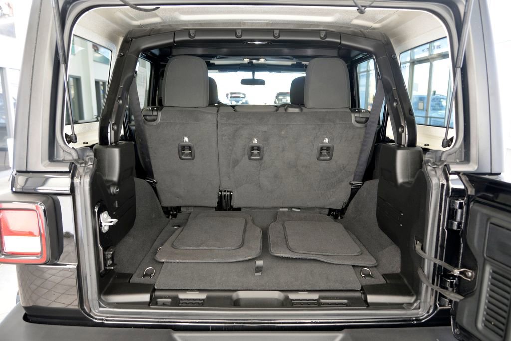Used 2021 Jeep Wrangler Unlimited Sport image 29