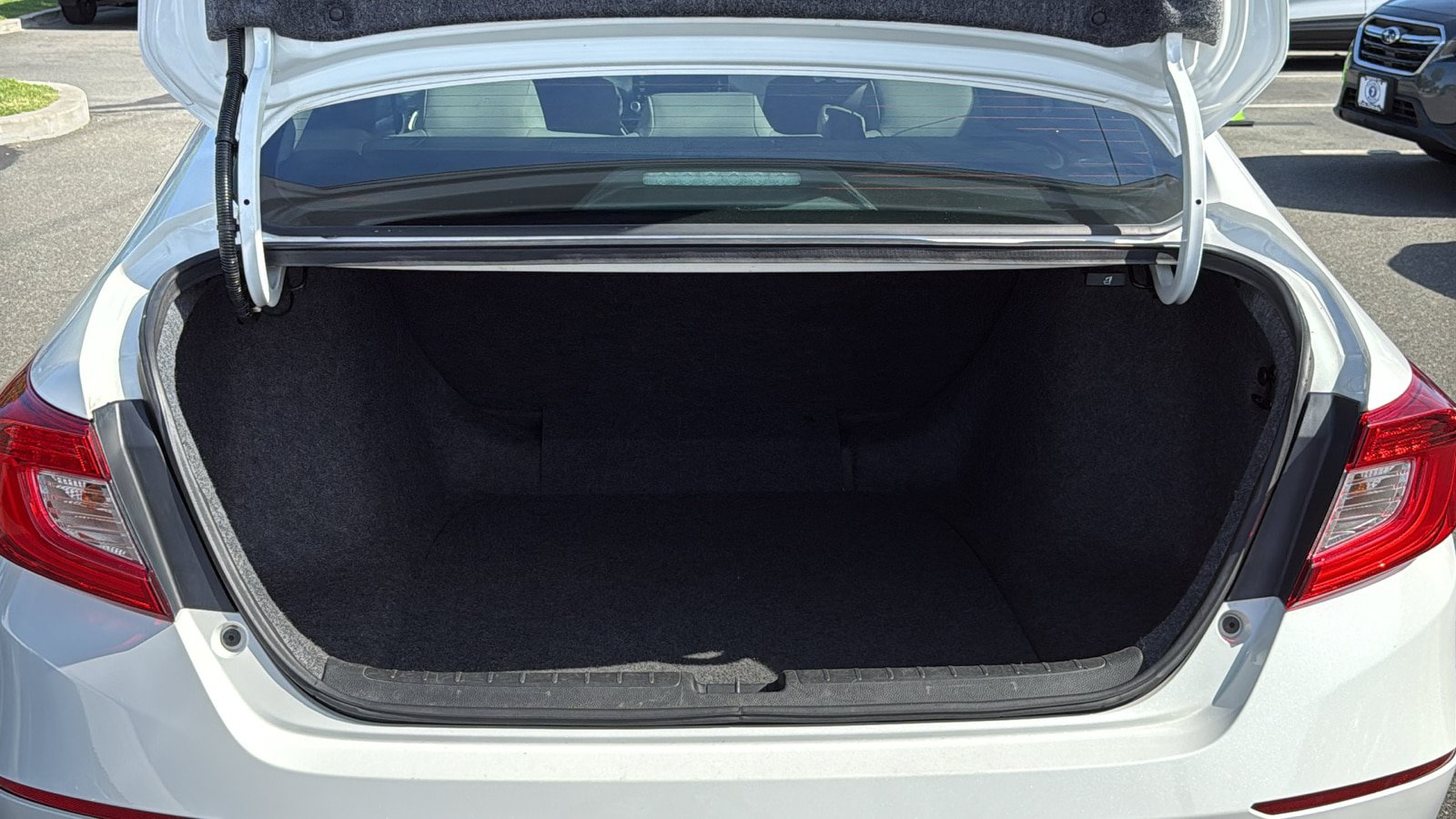 Used 2018 Honda Accord LX image 25