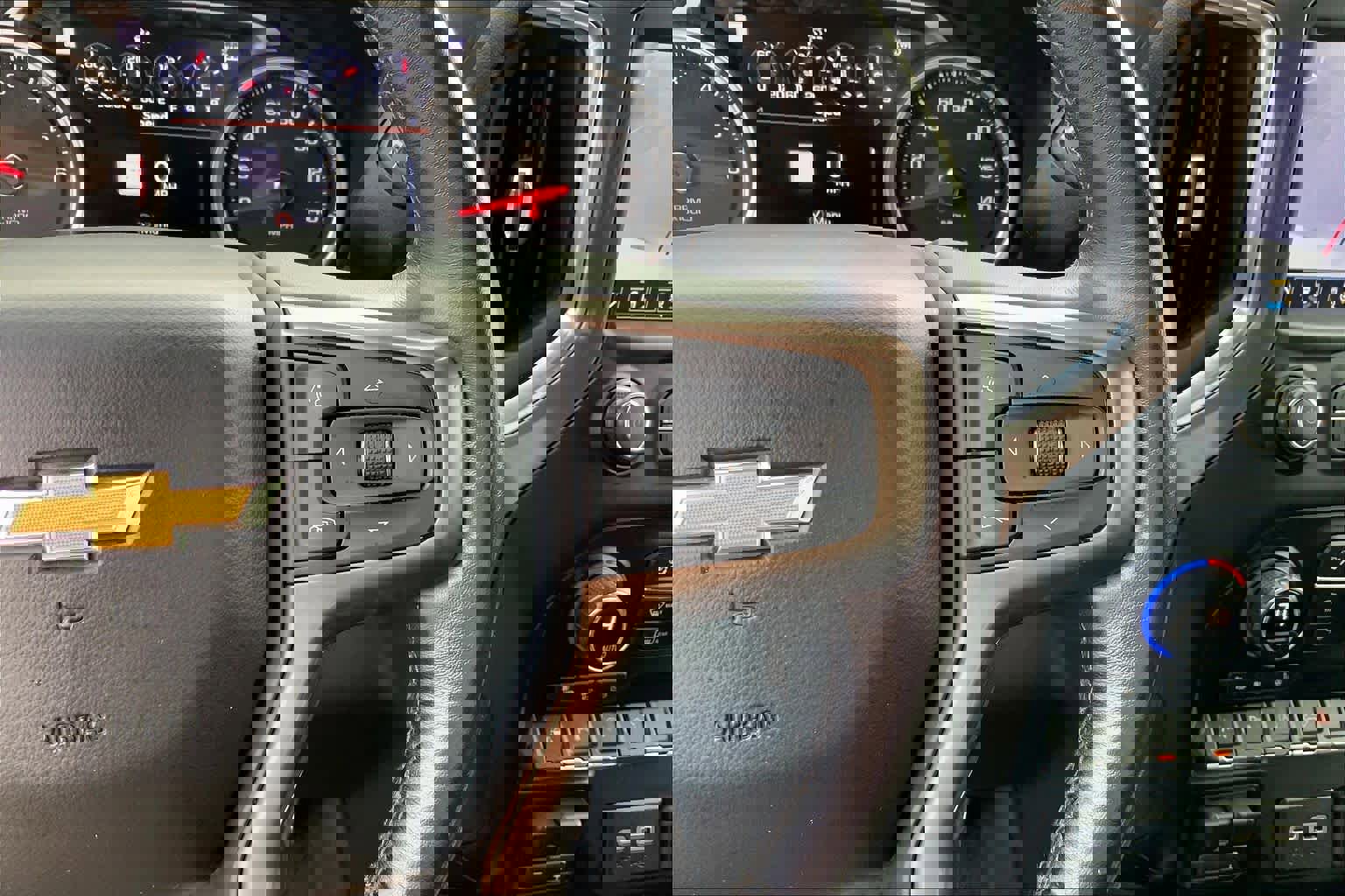 Used 2020 Chevrolet Silverado 1500 High Country w/ Technology Package image 24