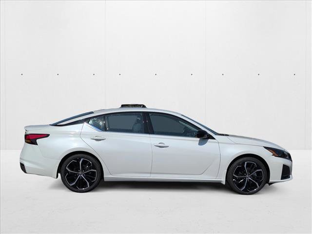New 2025 Nissan Altima 2.5 SR image 4