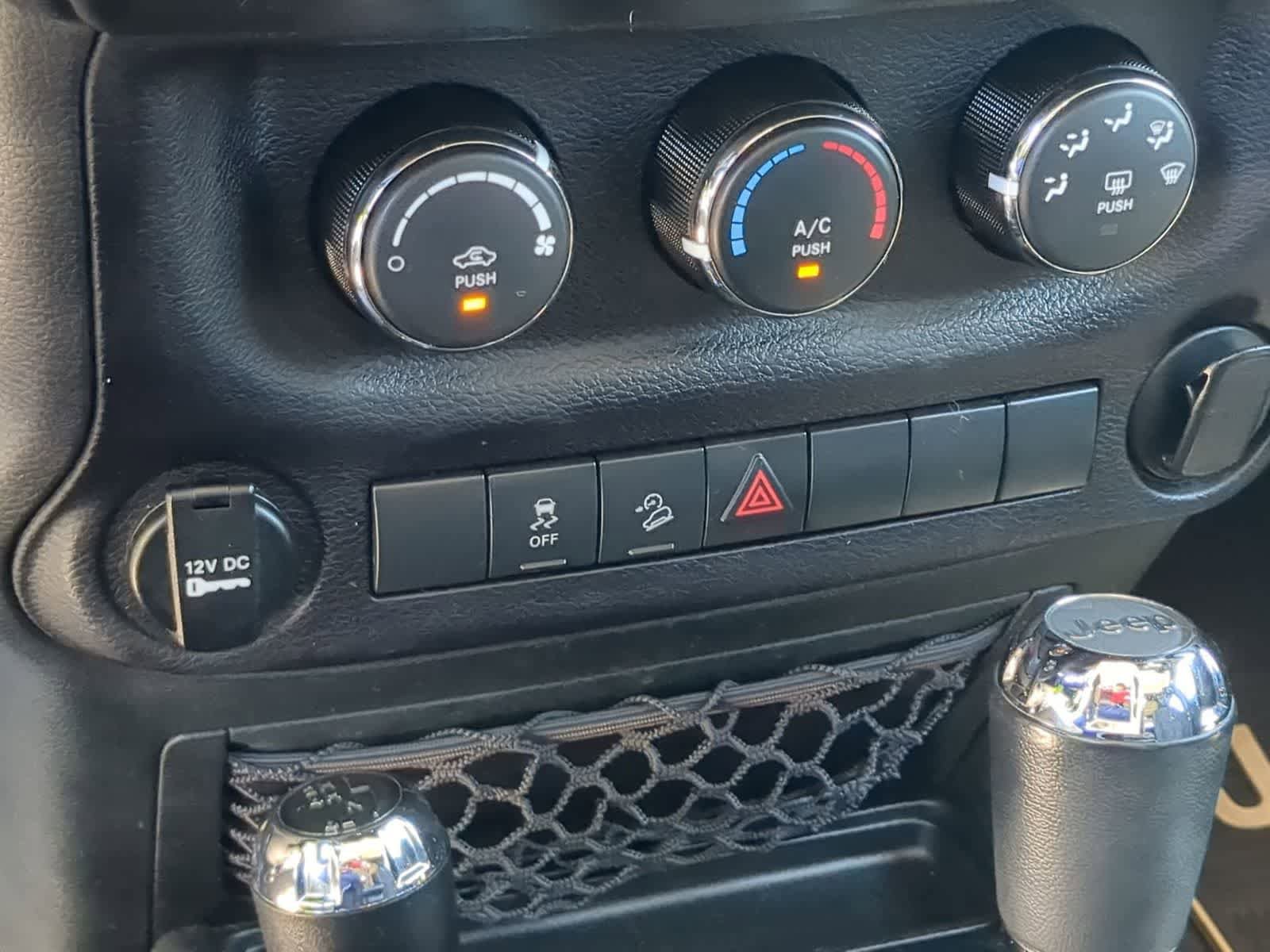 Used 2017 Jeep Wrangler Unlimited Sport w/ Connectivity Group AWD/4WD image 27
