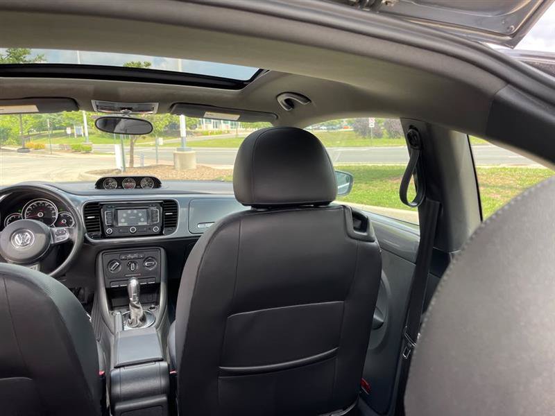 Used 2013 Volkswagen Beetle TDI FWD image 28